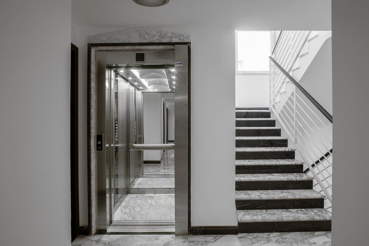 Penthouse 40 In Trastevere With Seasonally Jacuzzi ローマ エクステリア 写真