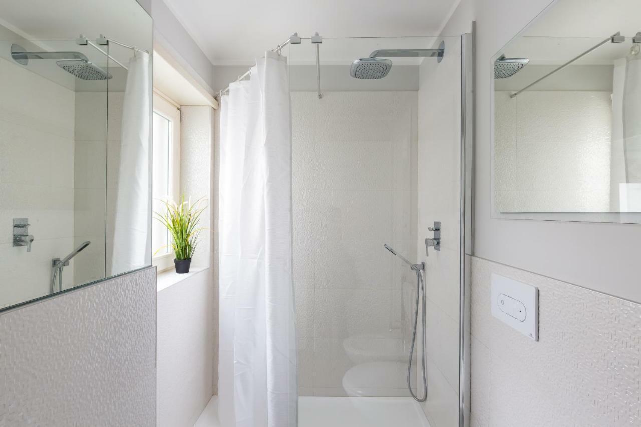 Penthouse 40 In Trastevere With Seasonally Jacuzzi ローマ エクステリア 写真