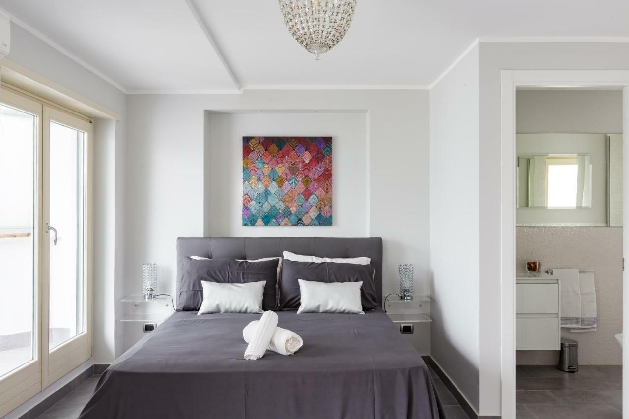 Penthouse 40 In Trastevere With Seasonally Jacuzzi ローマ エクステリア 写真