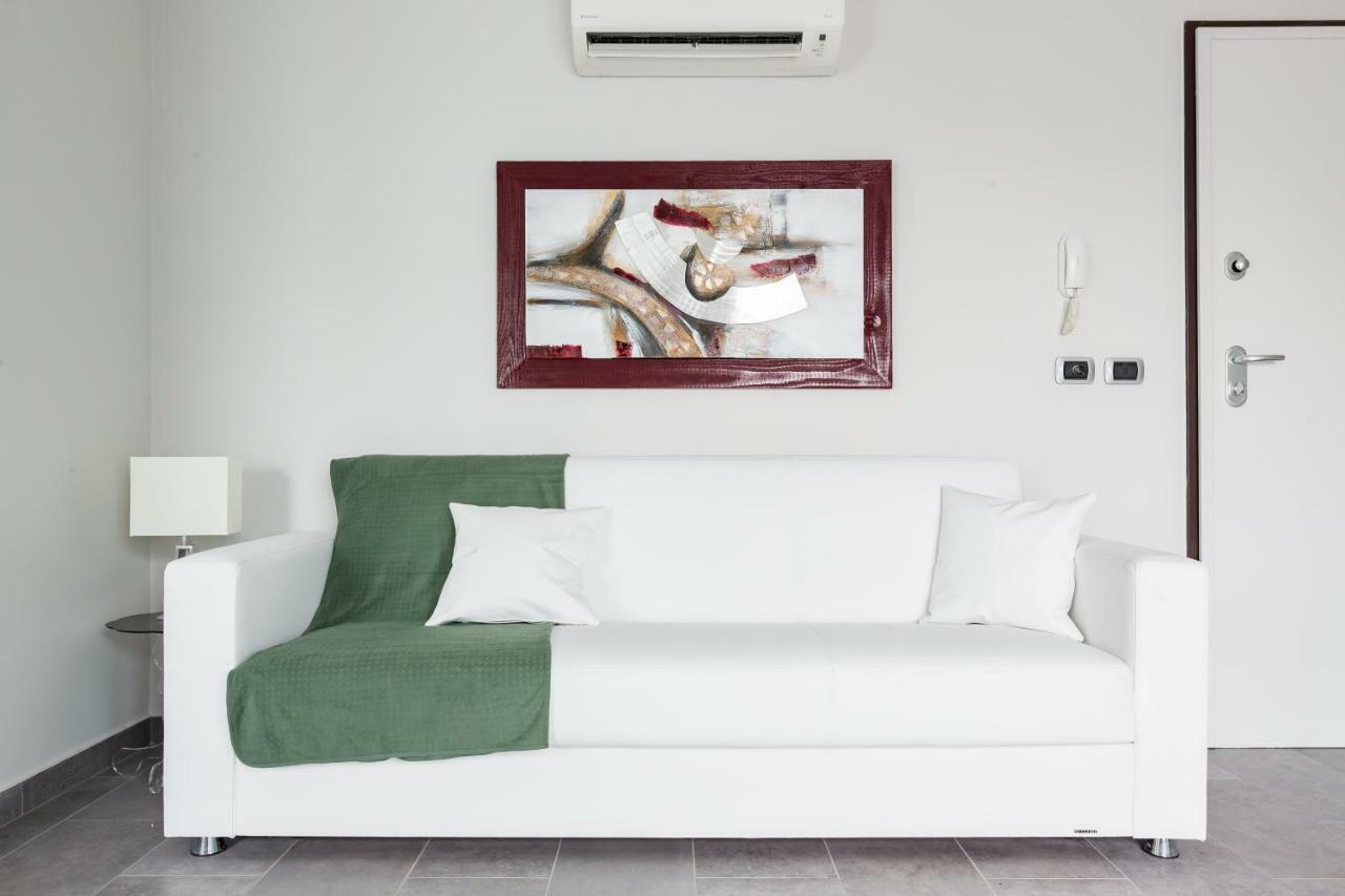 Penthouse 40 In Trastevere With Seasonally Jacuzzi ローマ エクステリア 写真