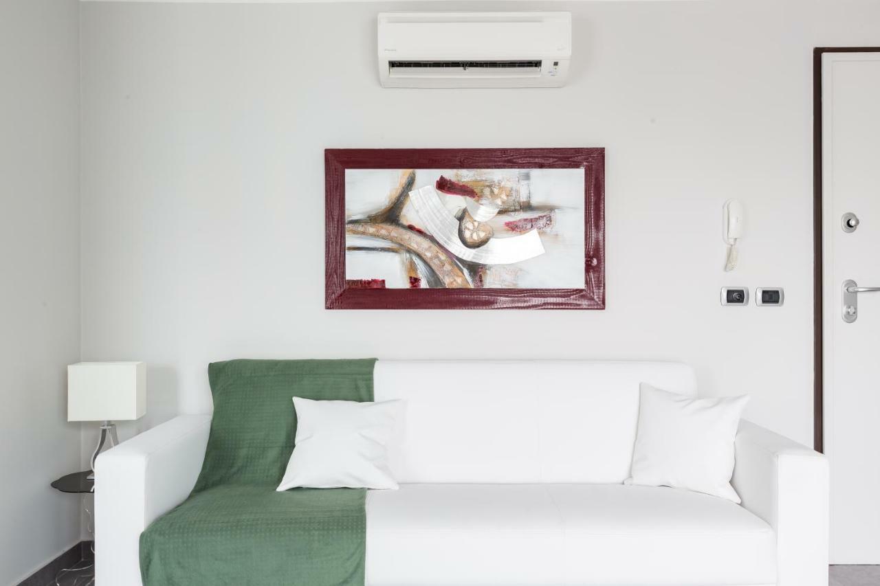 Penthouse 40 In Trastevere With Seasonally Jacuzzi ローマ エクステリア 写真