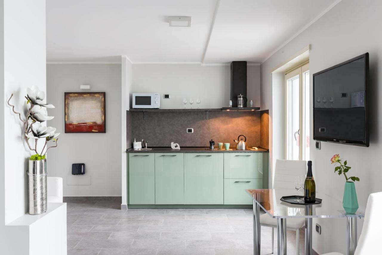 Penthouse 40 In Trastevere With Seasonally Jacuzzi ローマ エクステリア 写真